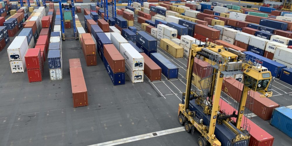 Manual-to-Automated-Equipment-Transfer-Area-Port-of-Aukland-scaled