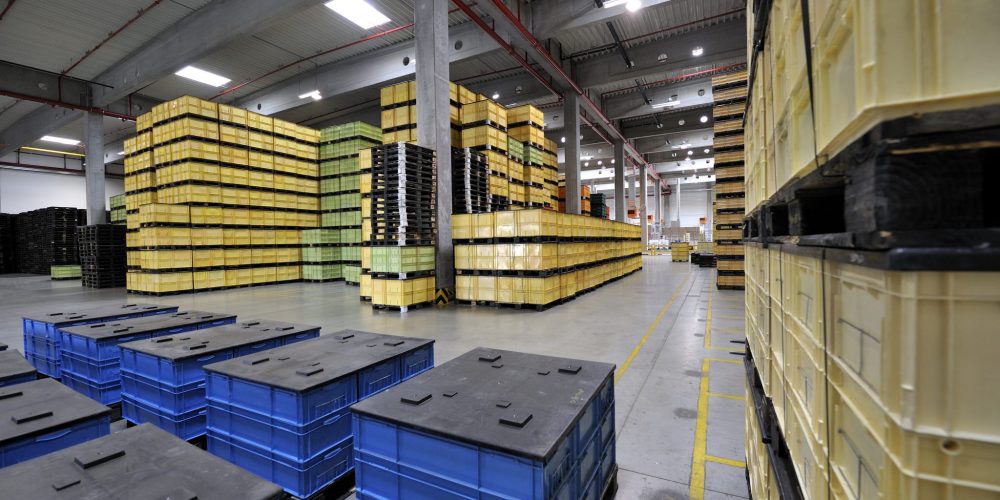 Stockage-des-bacs-plastique-1-scaled