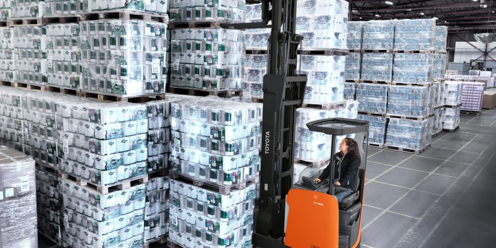 TOYOTA-new-reach-trucks-1