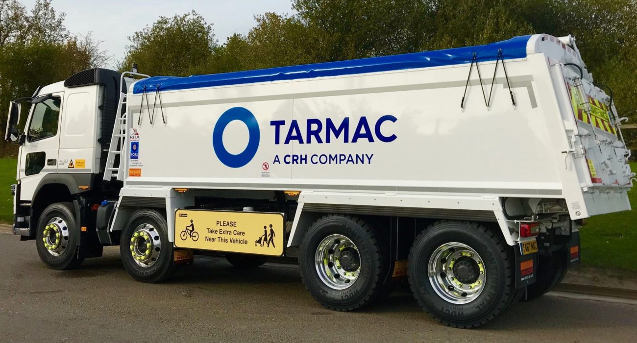 Tarmac-vehicle-equipped-with-PeoplePanels®-scaled