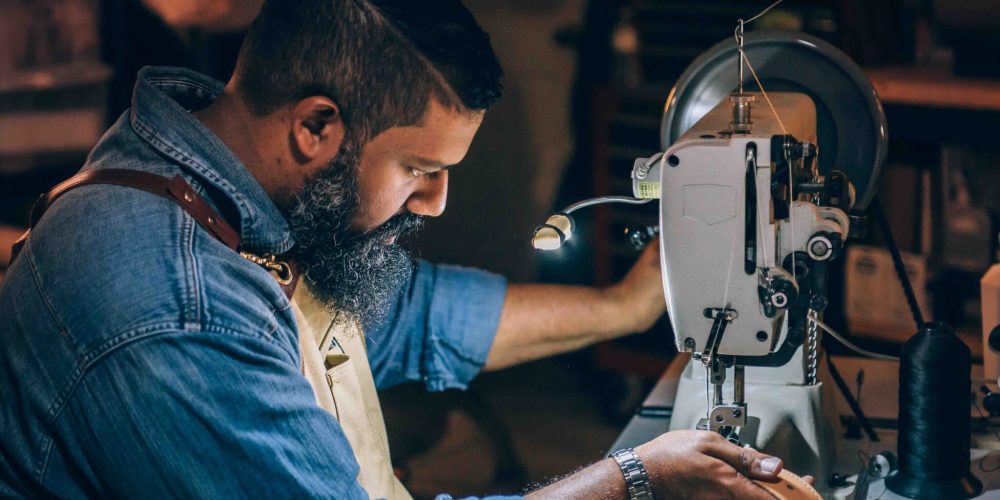 Textilproduktion_Foto_by_Devn_unsplash-scaled