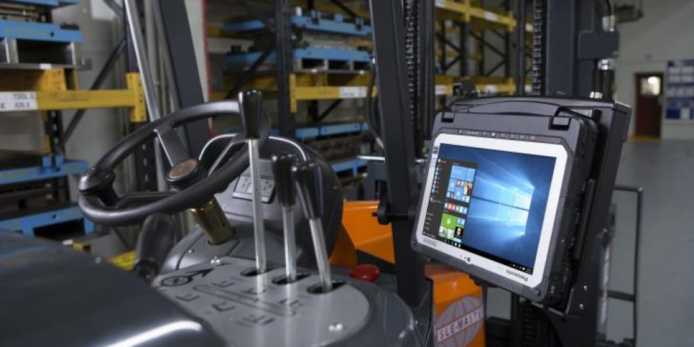 Warehouse-Forklift_113907_MUBL4834_CF-20_W10