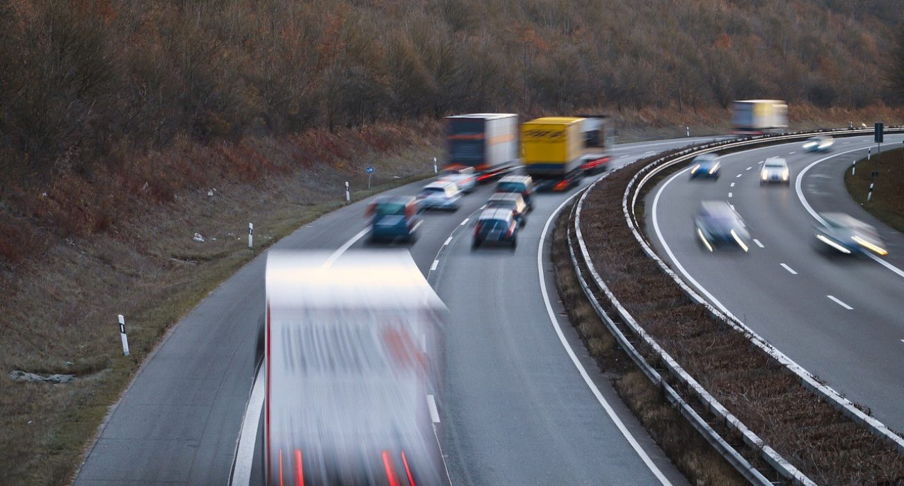 highway-3871353_1280