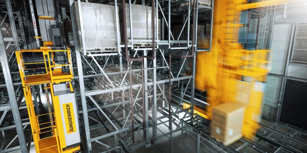 Automated central warehouse strengthens production supply Jungheinrich